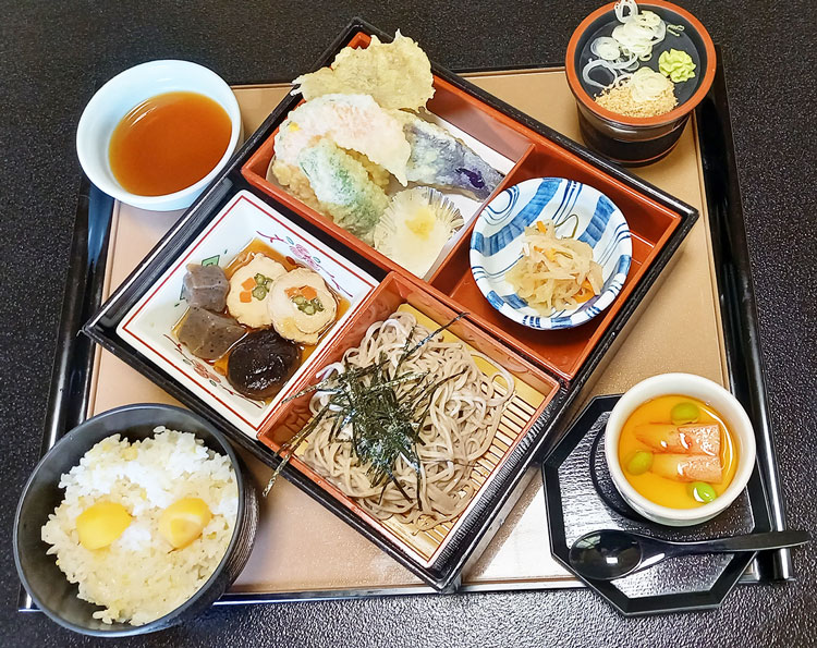 秩父元祖「黄金（こがね）めし」：1,450円/税込